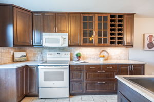 140 Victor Blvd, Hamilton-16