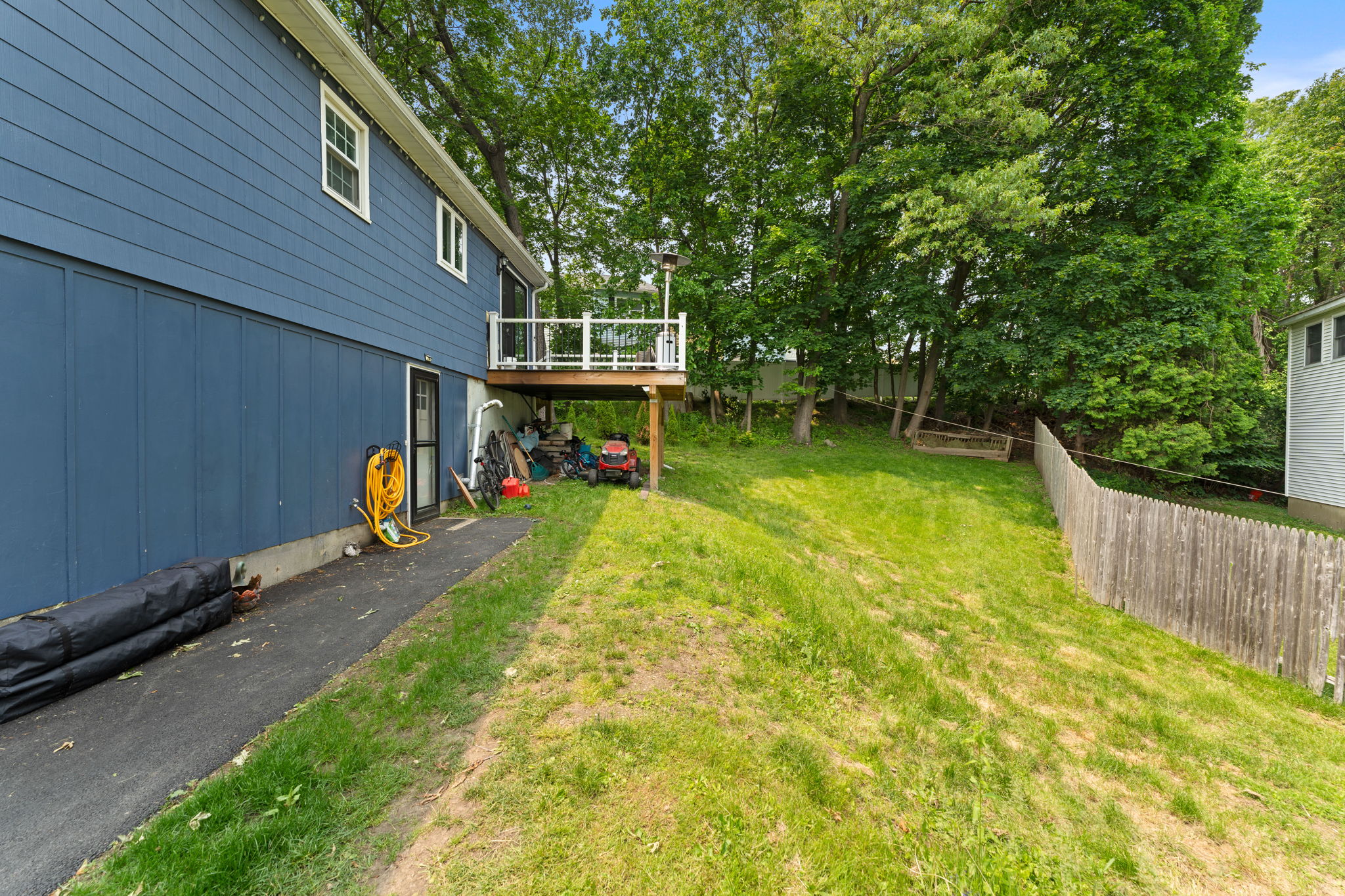  Photo 8