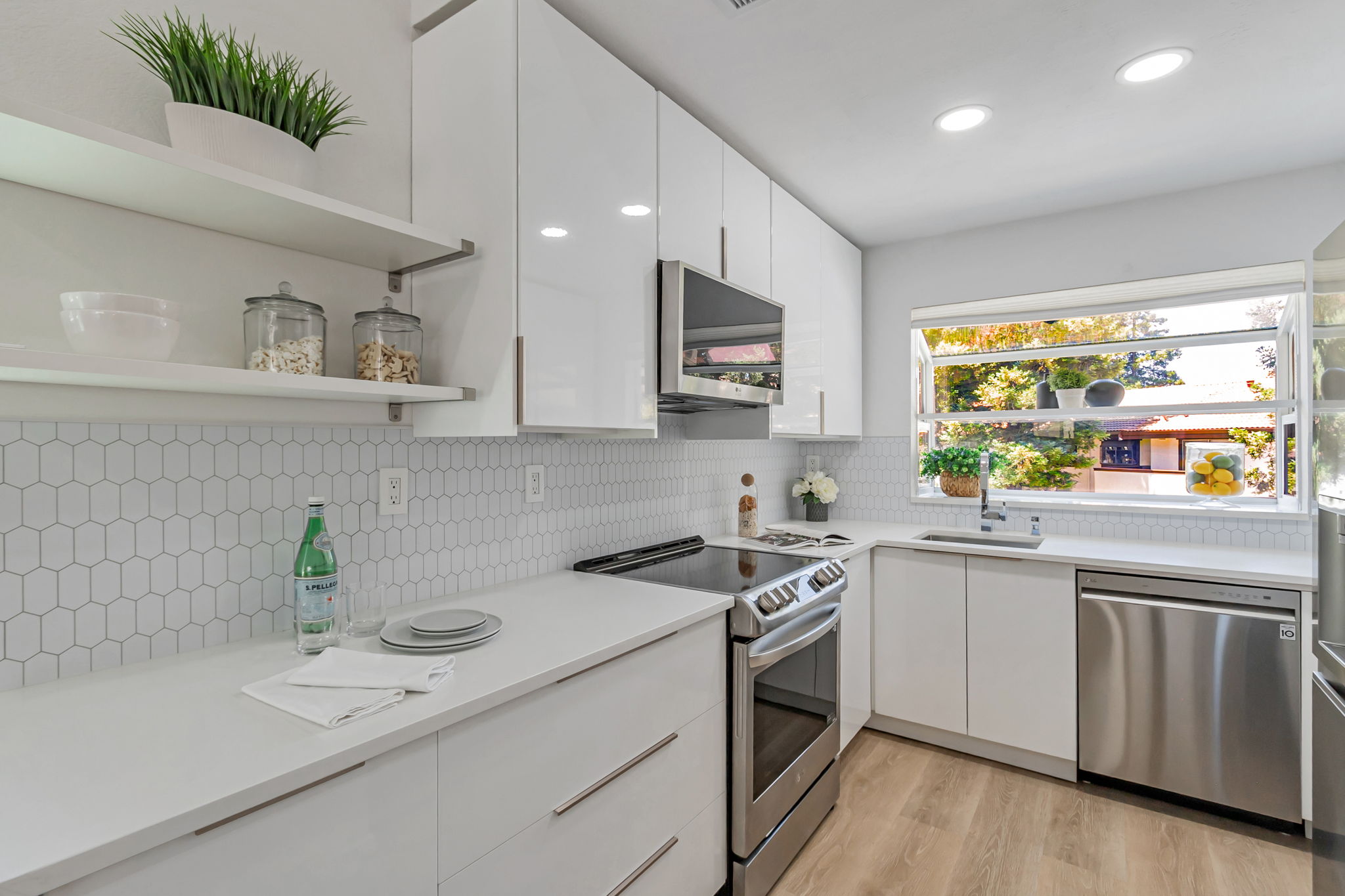 011_1400 Bowe Ave 1105 