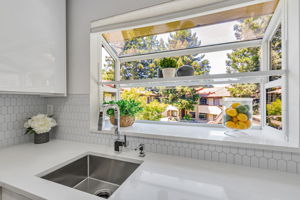 013_1400 Bowe Ave 1105 
