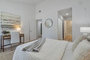 020_1400 Bowe Ave 1105 