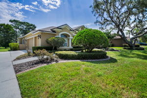 Front Exterior5