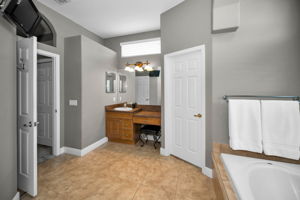Primary Bathroom1e