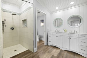 Guest Bathroom 2