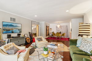 Spacious High Ceiling Livingroom