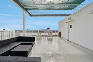 Roof-Top Sundeck