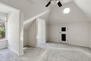  Photo 34