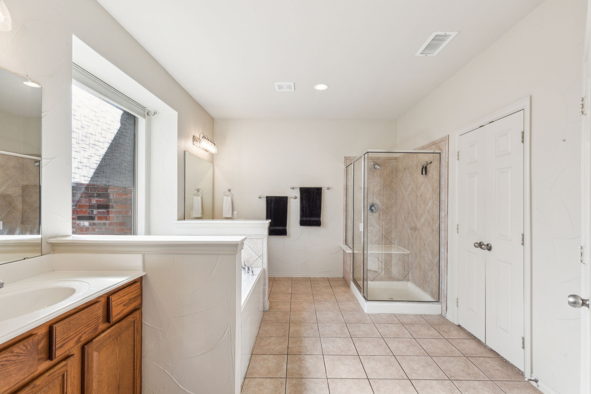1400Riverside_014
