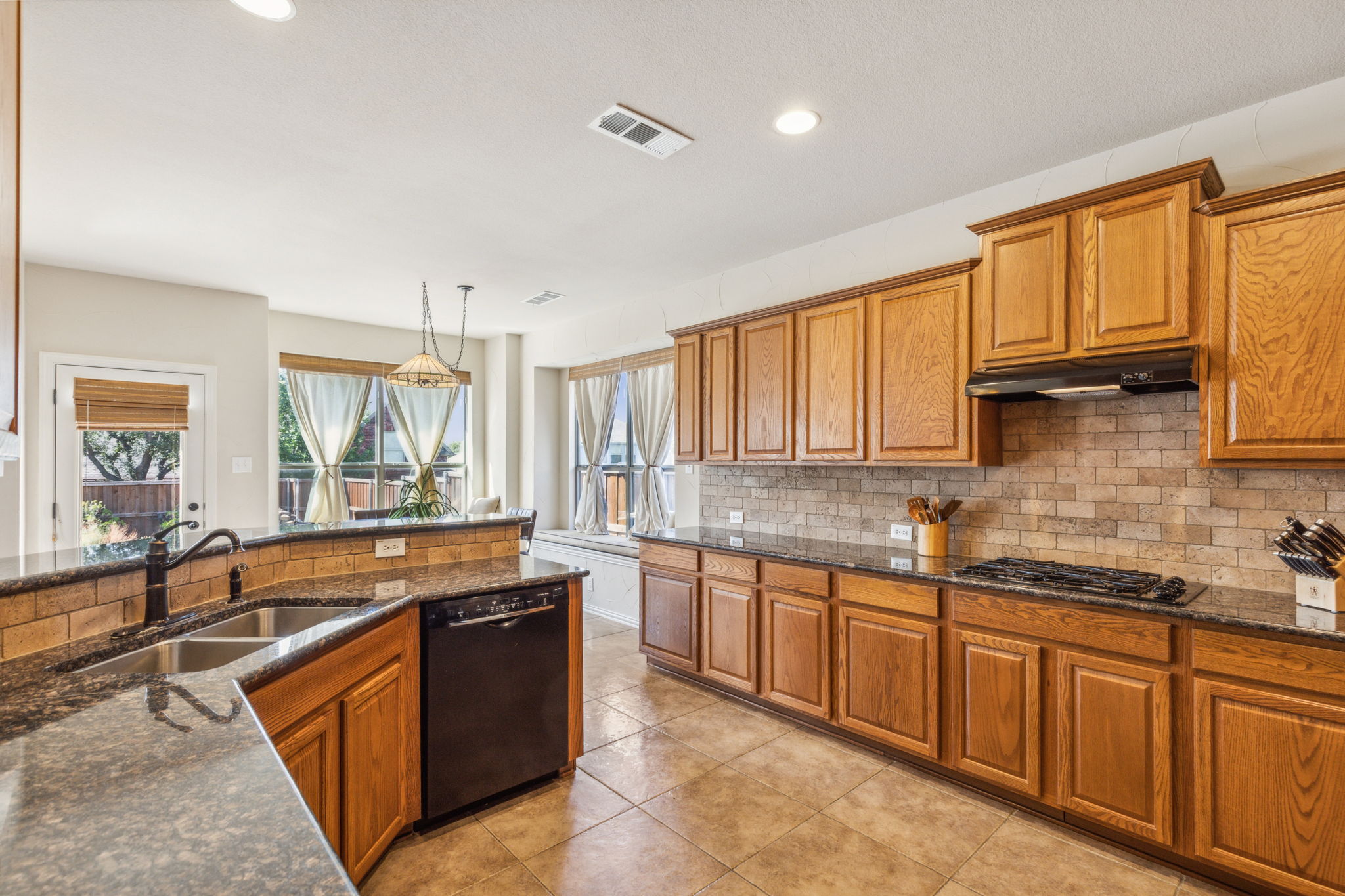 1400Riverside_020
