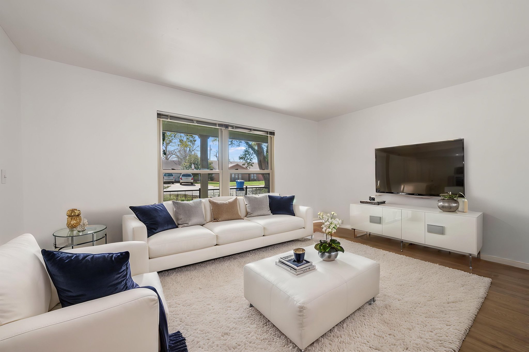 DSC_4970 virtually staged.jpeg