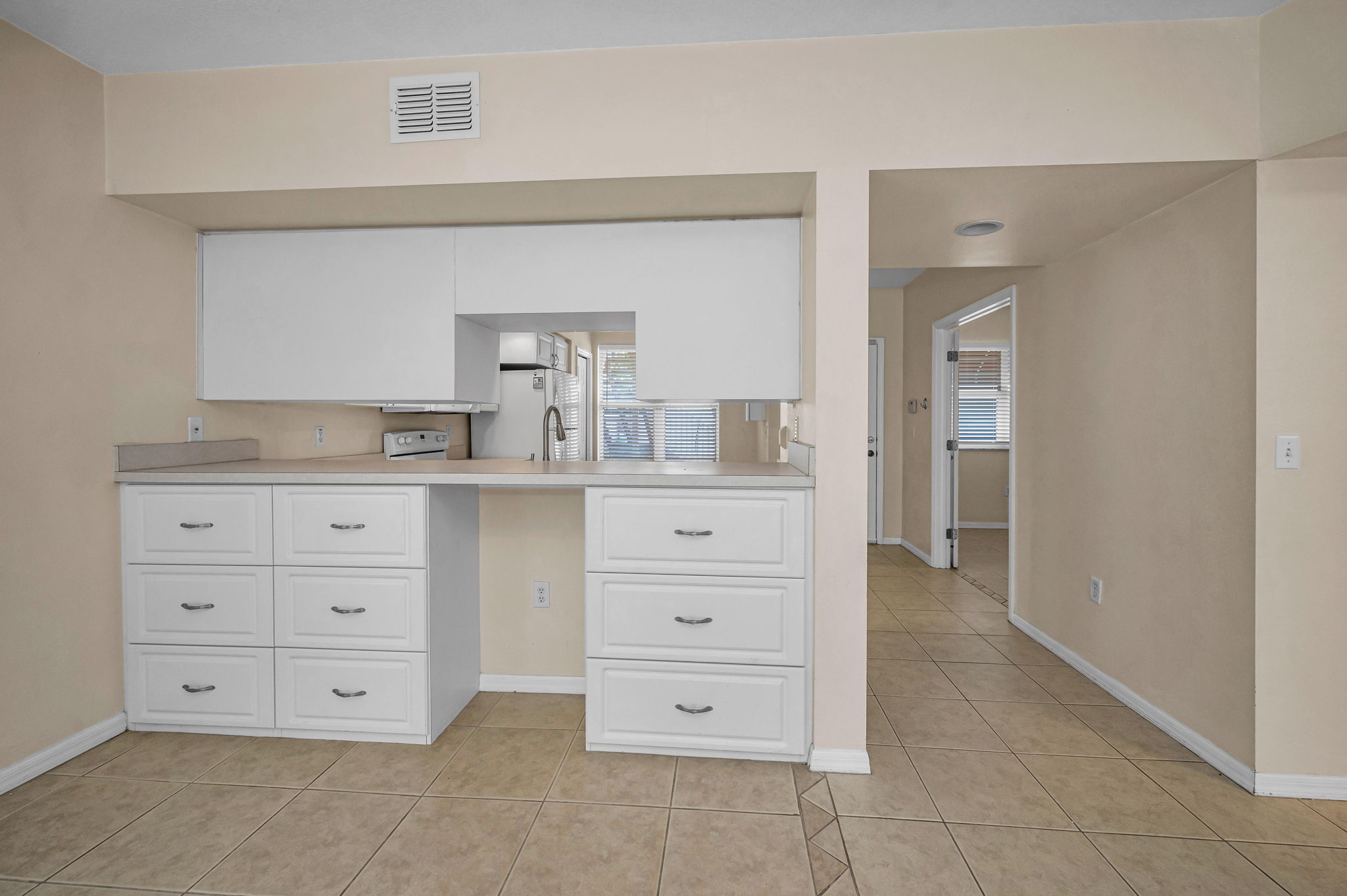 Kitchen Breakfast Bar