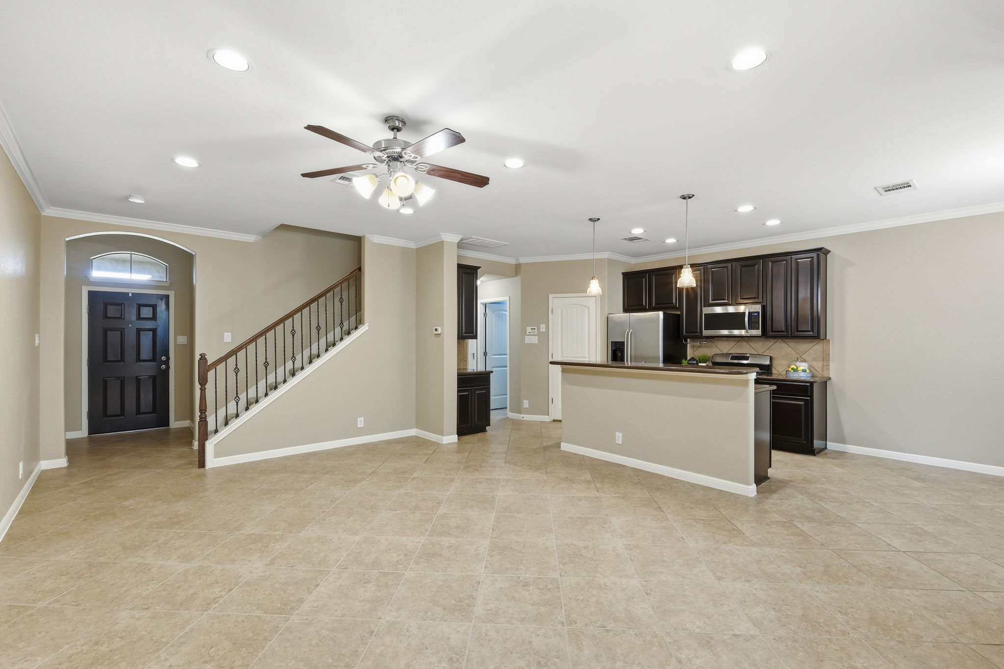 Living/Kitchen/Foyer