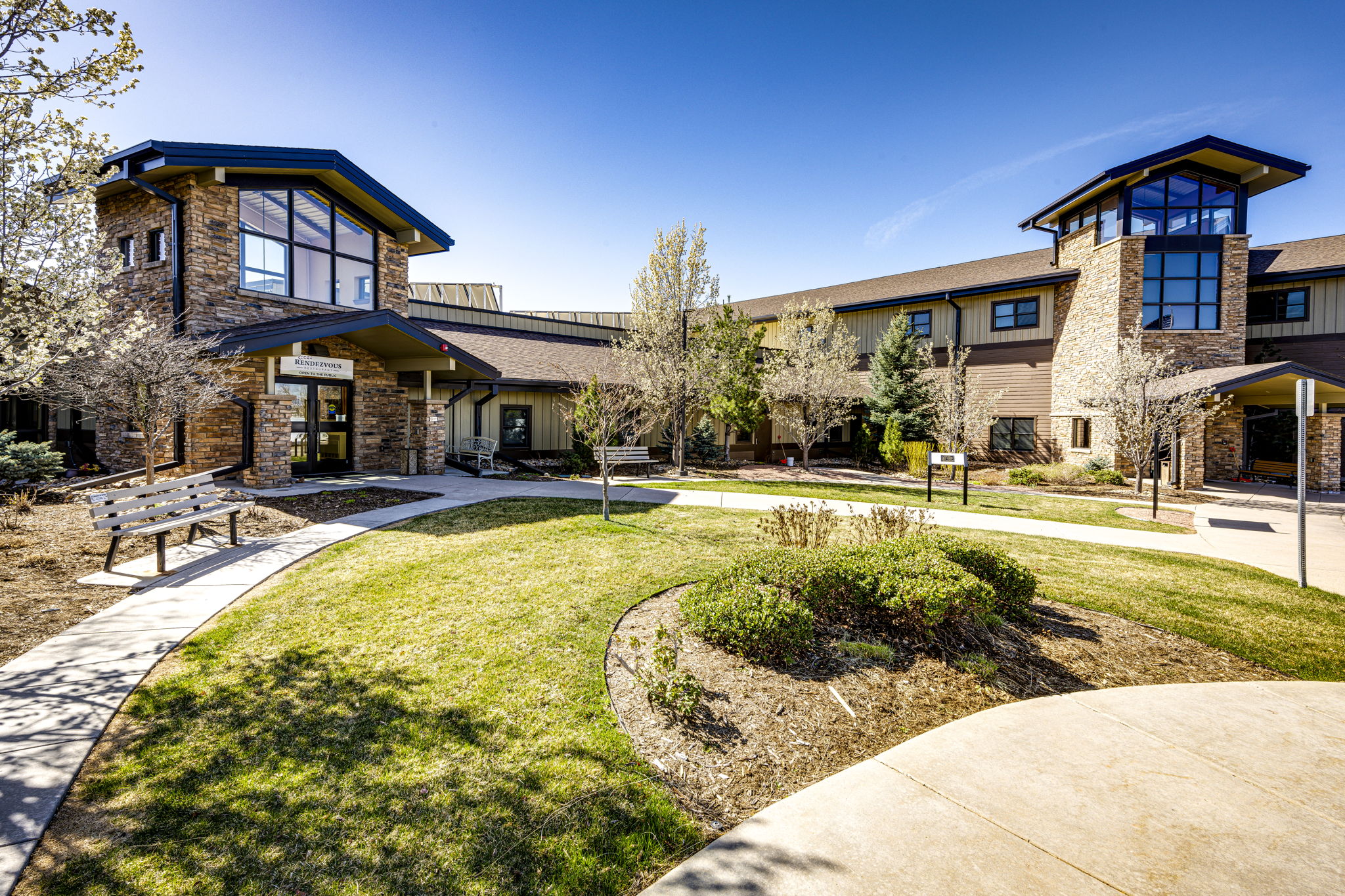 View of the state-of-the-art Clubhouse & Rendezvous restaurant