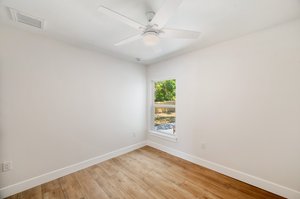  Photo 37