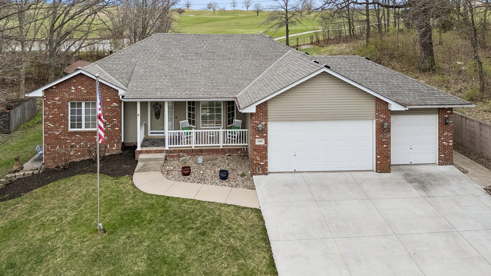 8383 - 1401 Beaver Lake Blvd_001.jpg