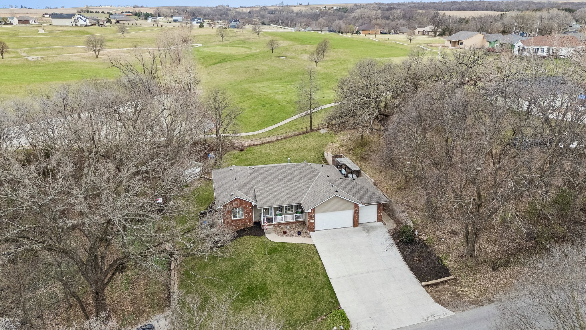 8383 - 1401 Beaver Lake Blvd_002.jpg