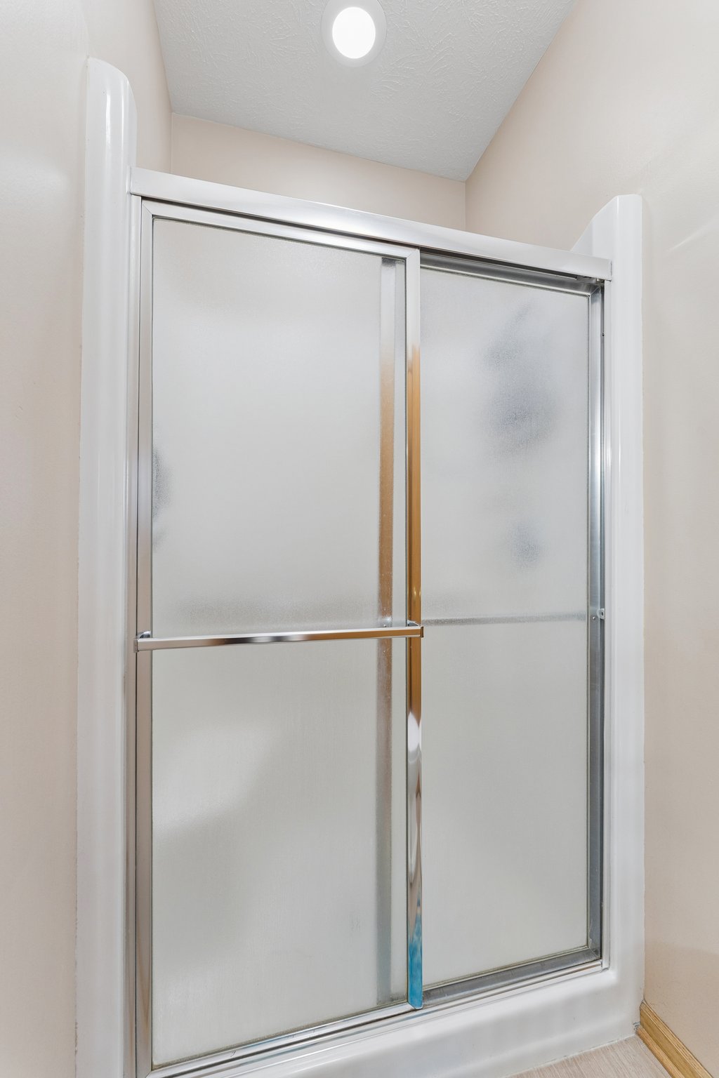 8383 - 1401 Beaver Lake Blvd_026.jpg