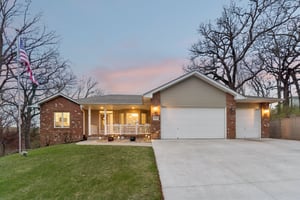 8383 - 1401 Beaver Lake Blvd_001 (2).jpg