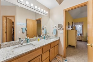 8383 - 1401 Beaver Lake Blvd_023.jpg