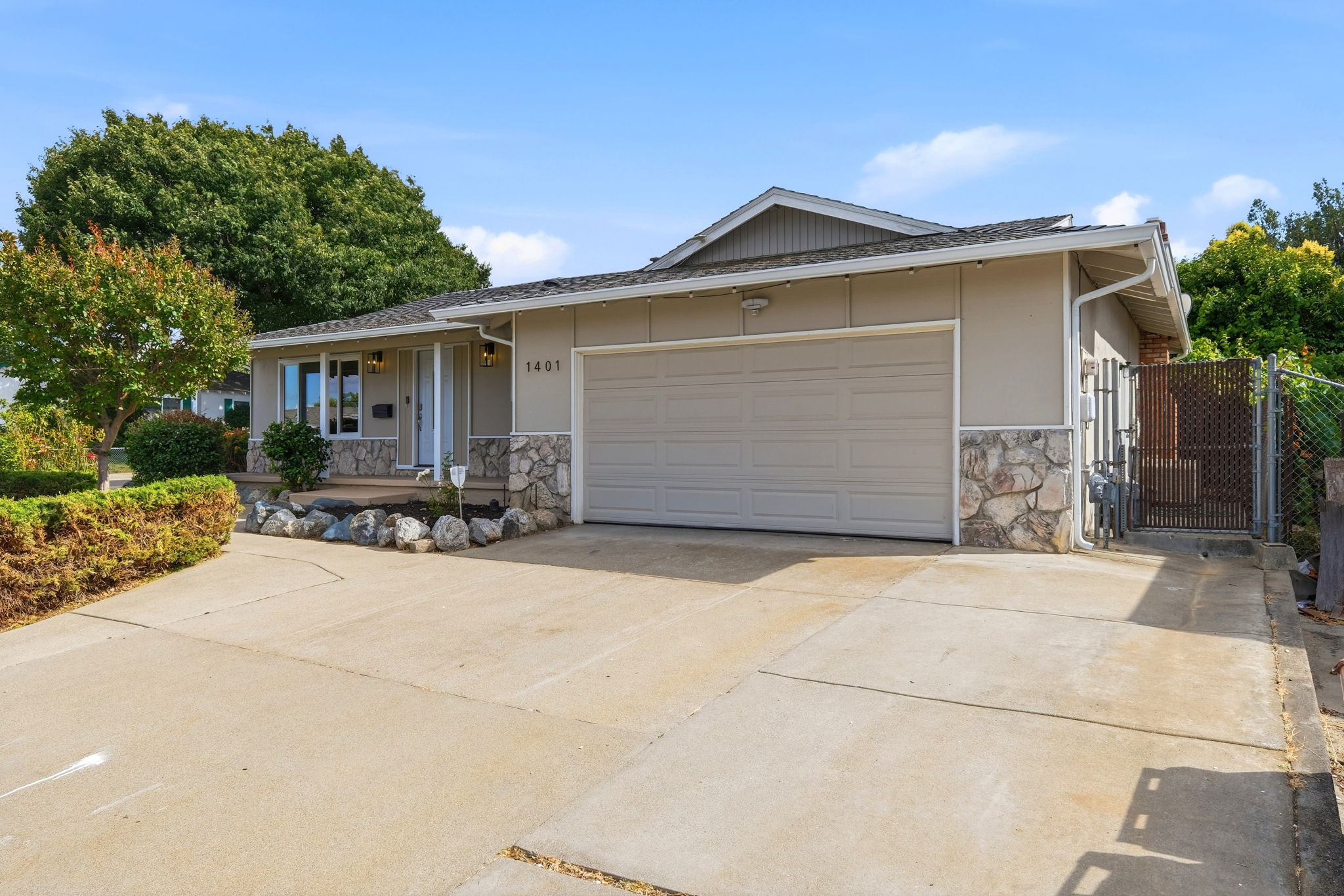 005_F8_1401 Monterey Dr