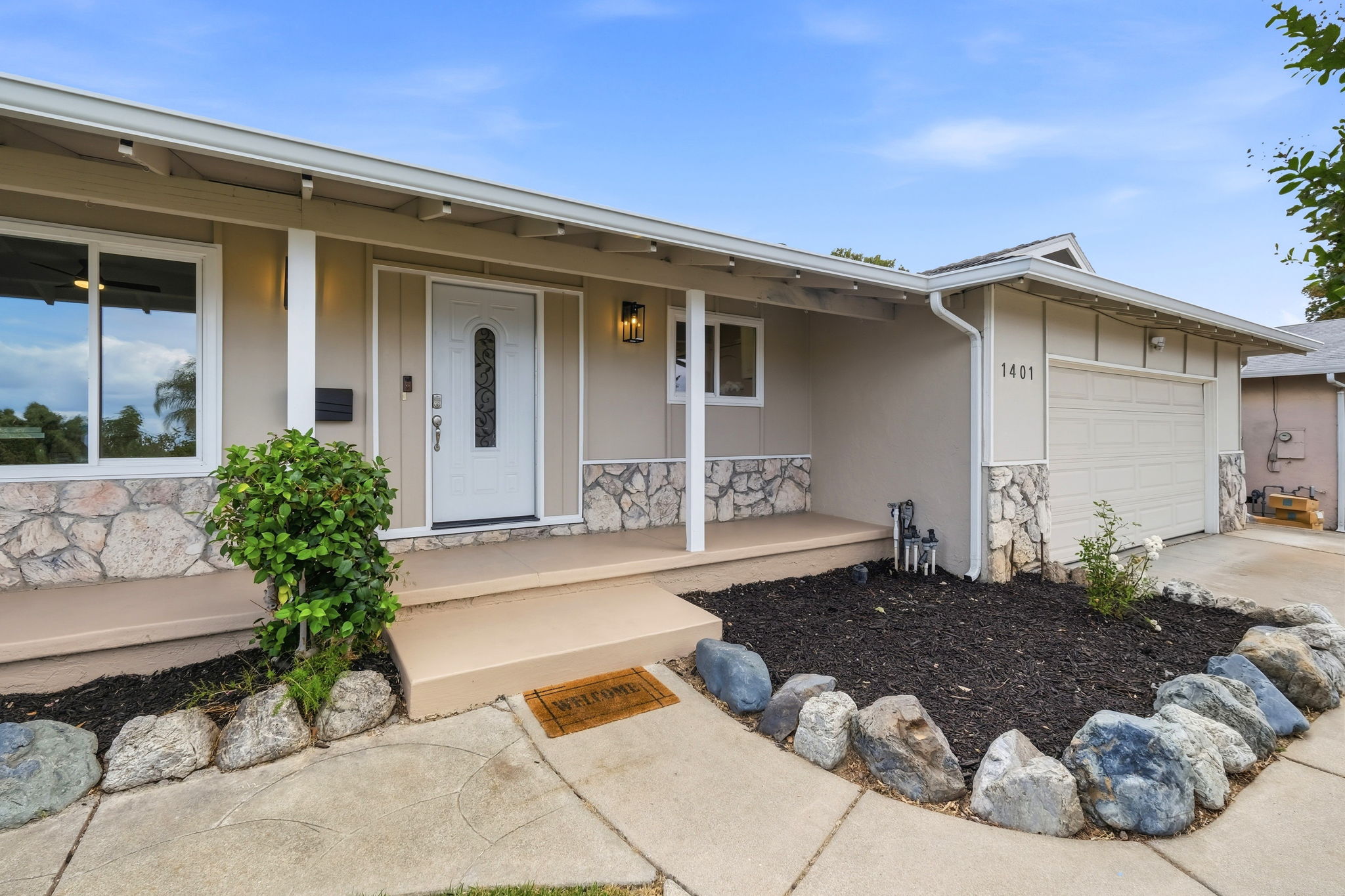 006_F8_1401 Monterey Dr