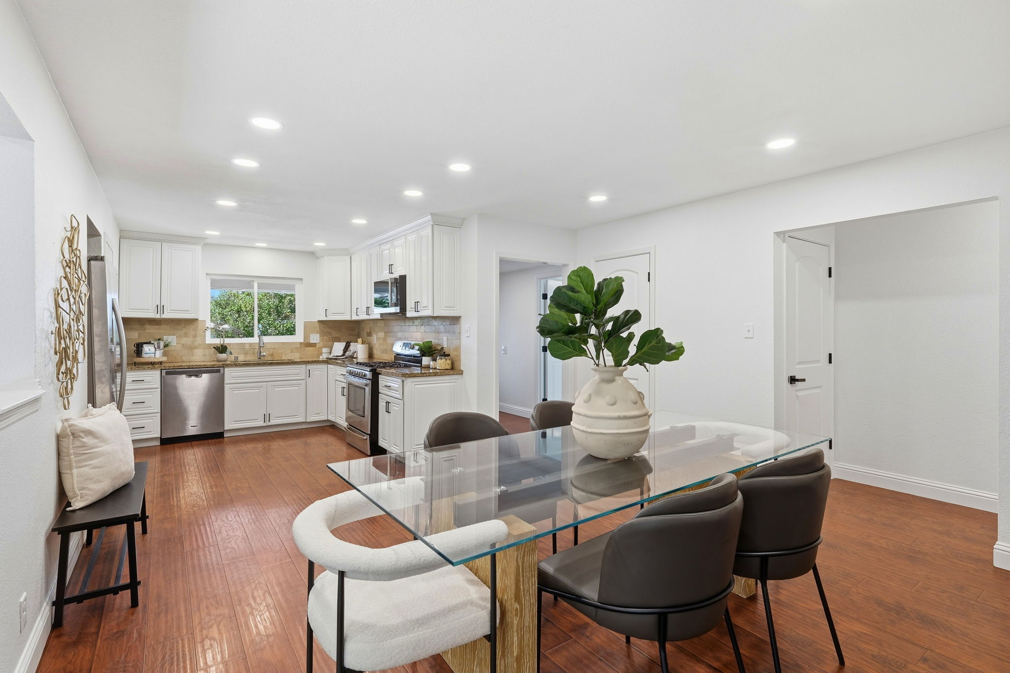 018_F8_1401 Monterey Dr