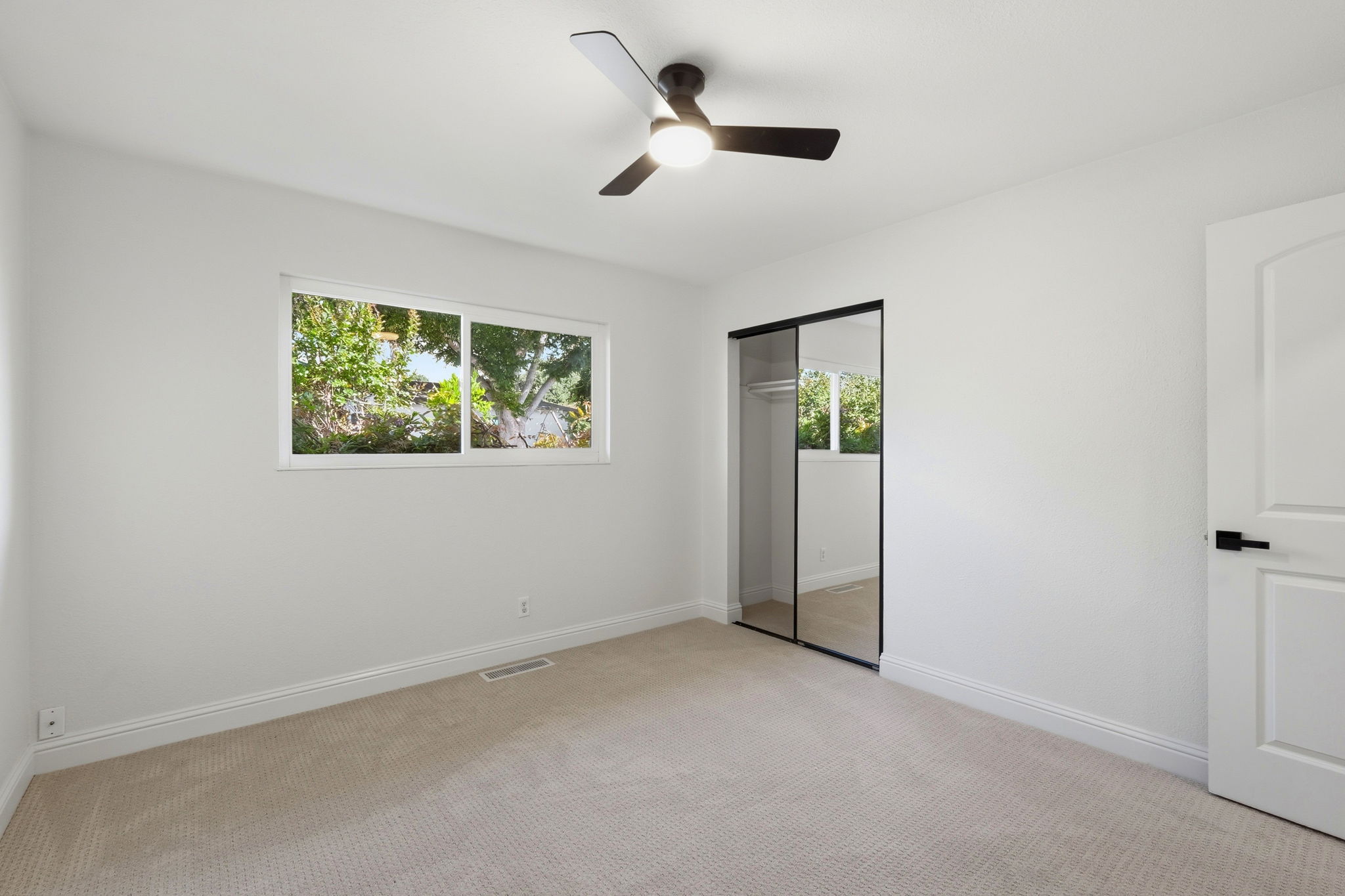 024_F8_1401 Monterey Dr