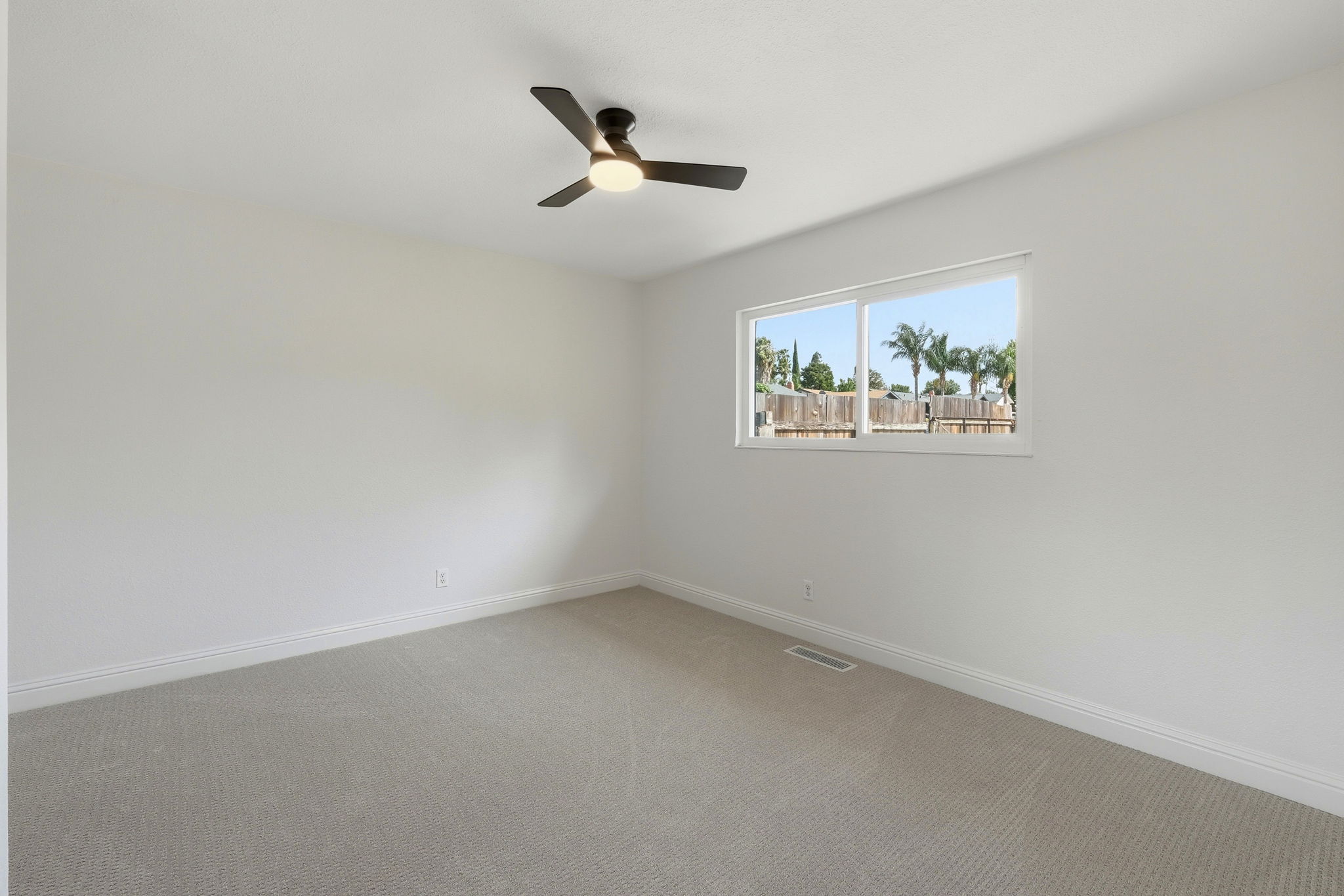 028_F8_1401 Monterey Dr