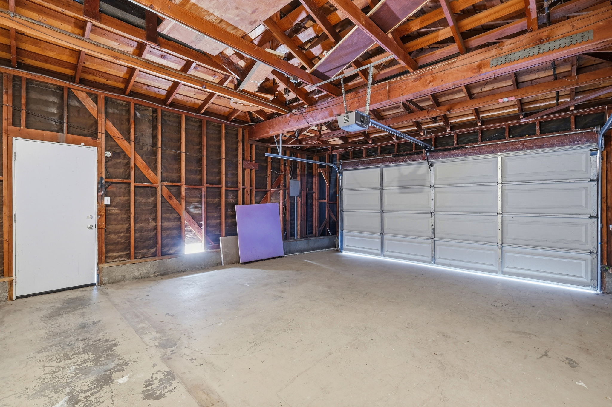 038_F8_1401 Monterey Dr