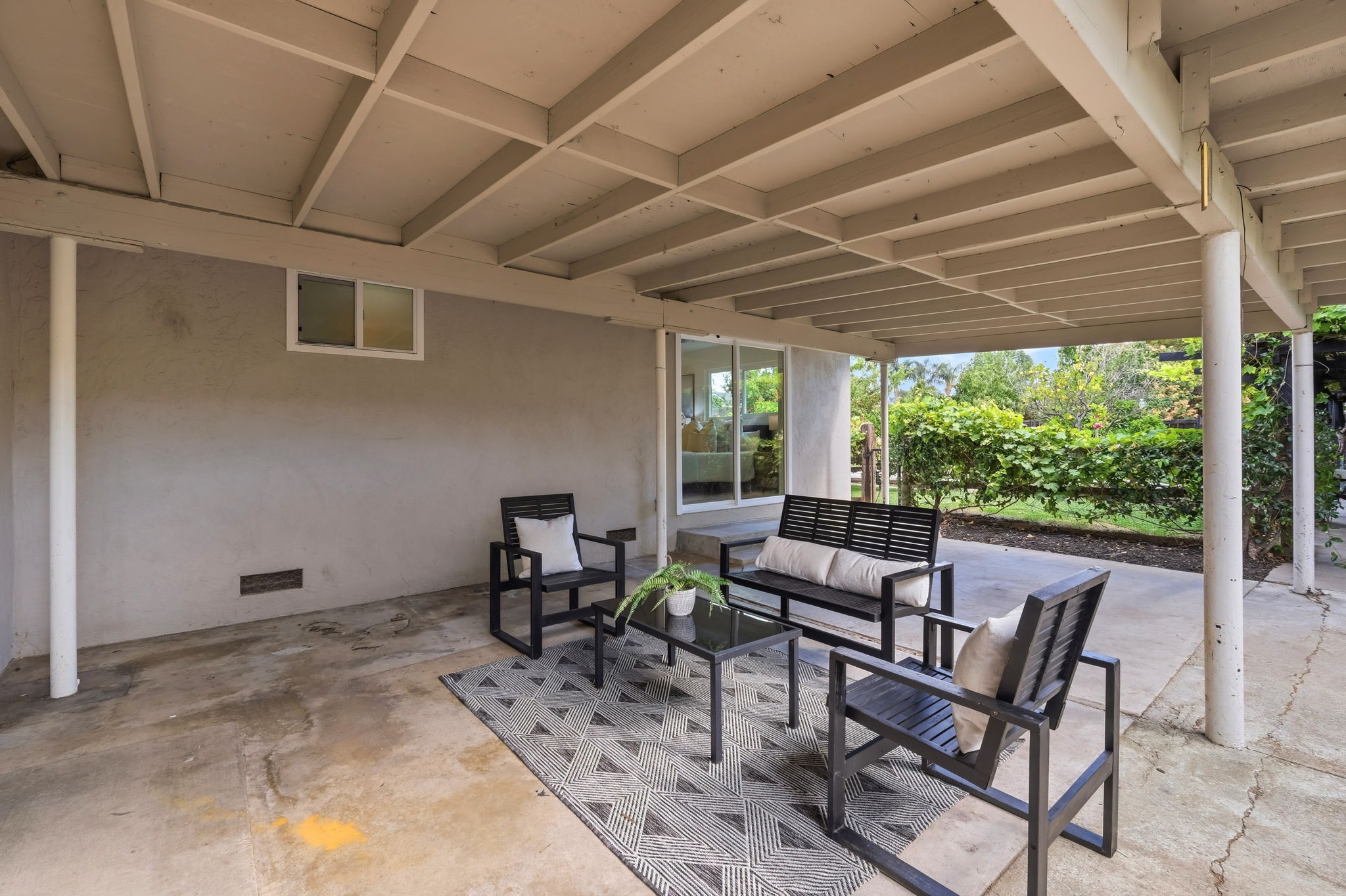 040_F8_1401 Monterey Dr