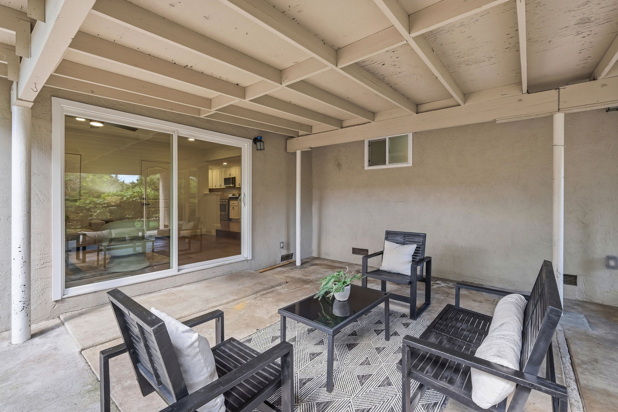 041_F8_1401 Monterey Dr