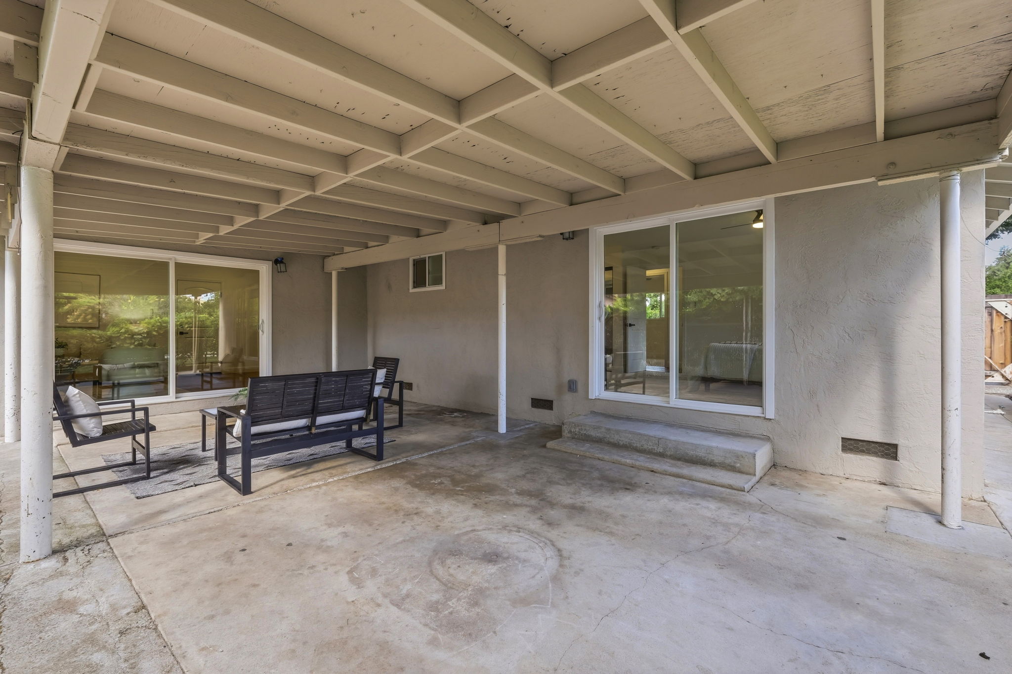 042_F8_1401 Monterey Dr