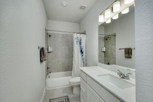 Hall Bath Upstairs