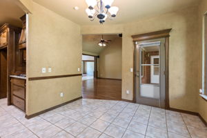 Kitchen/Eating Area