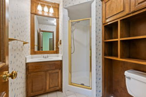Private Bath to 3rd Bedroom