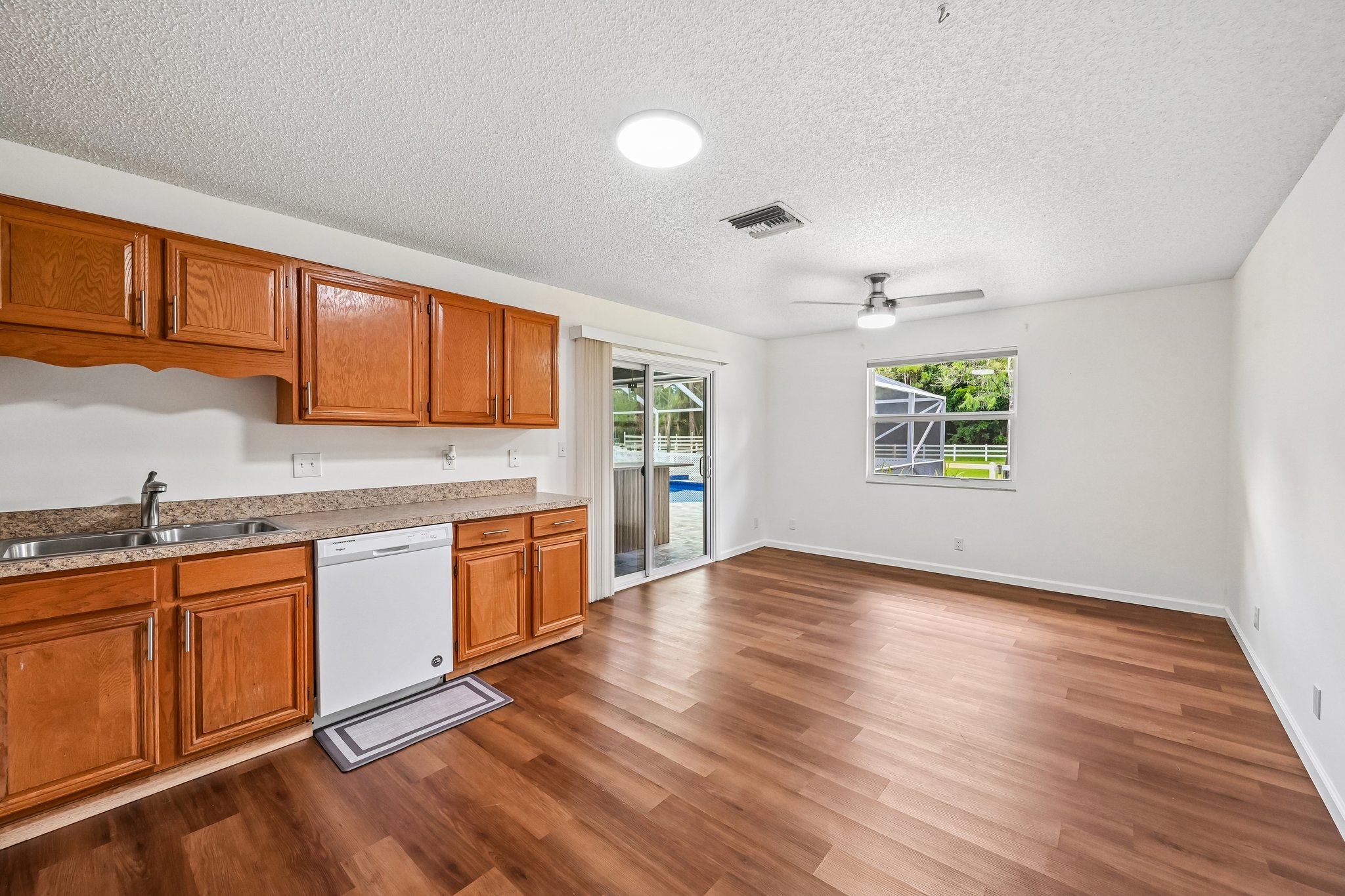 Pelham Rd-S3007-012.jpg