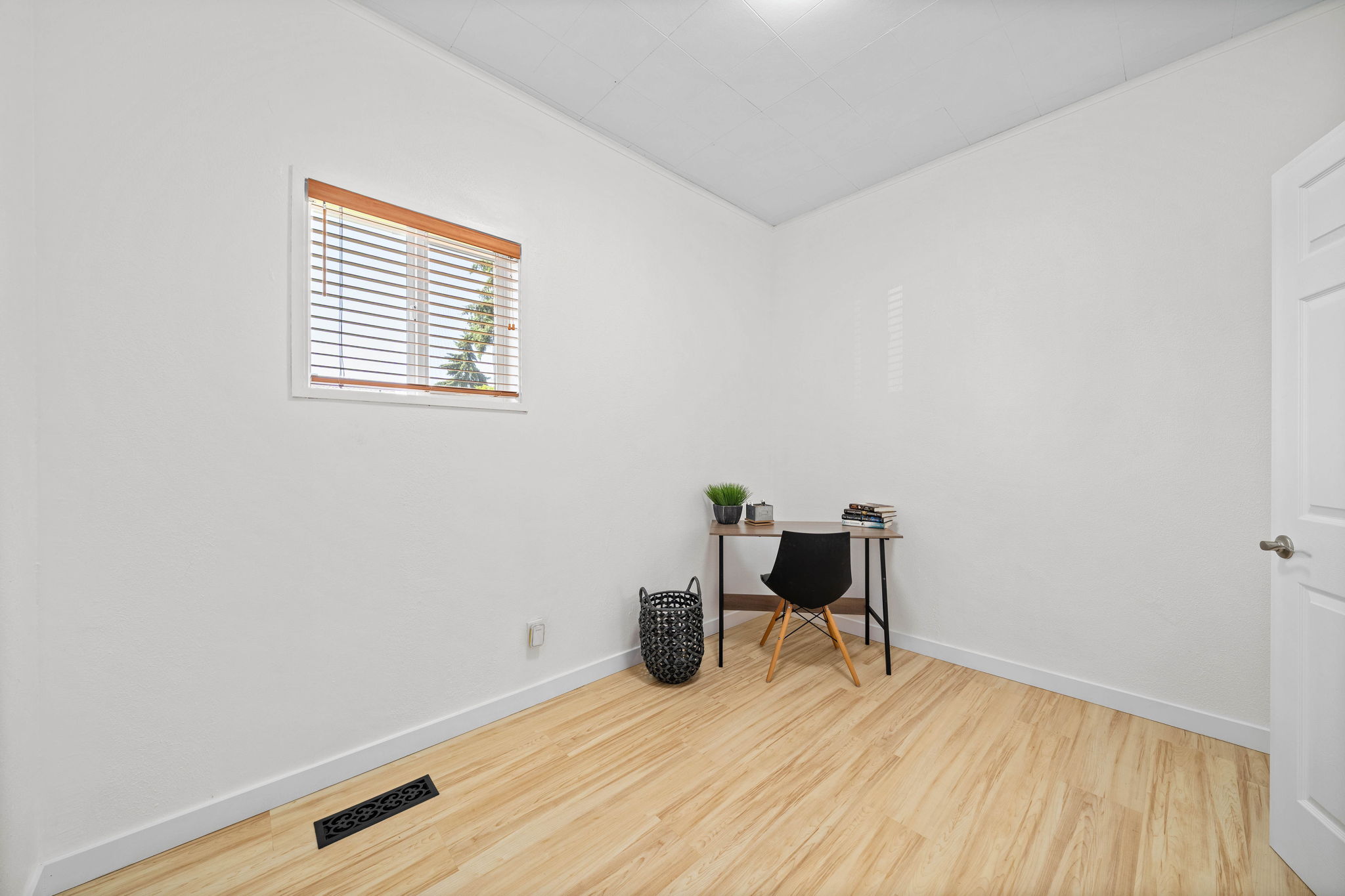  Photo 34