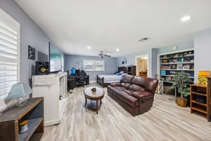 S 9th St-S0210-048.jpg