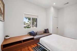 Termino Ave-S2808-032.jpg