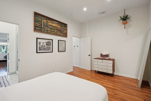 Termino Ave-S2808-036.jpg