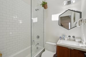 Termino Ave-S2808-037.jpg