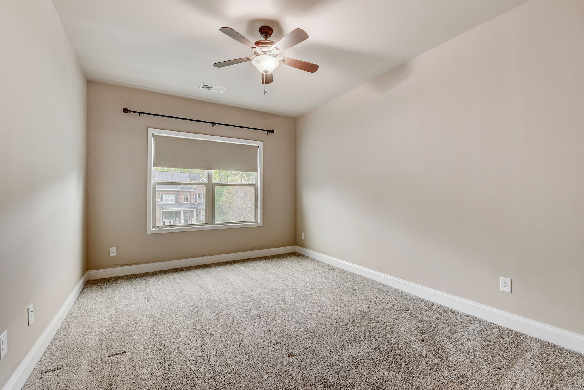 Lemington Dr-027