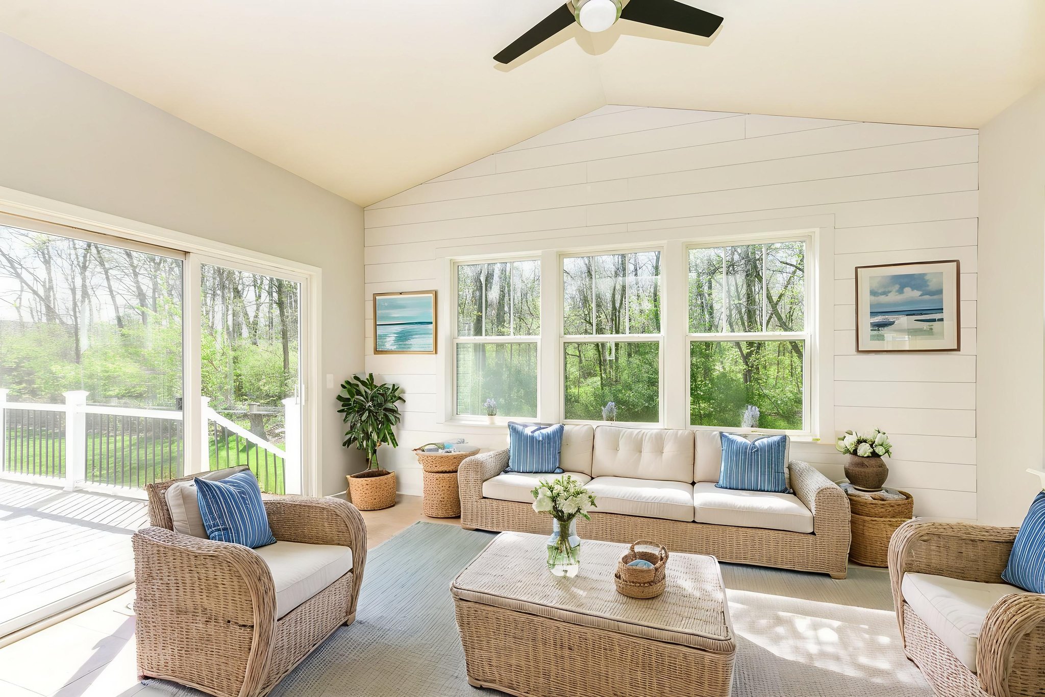 DSC_2628 virtually staged.jpeg