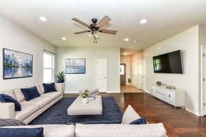 DSC_2606 virtually staged.jpeg