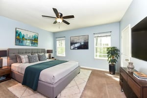 DSC_2566 virtually staged.jpeg