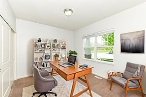 DSC_2552 virtually staged.jpeg