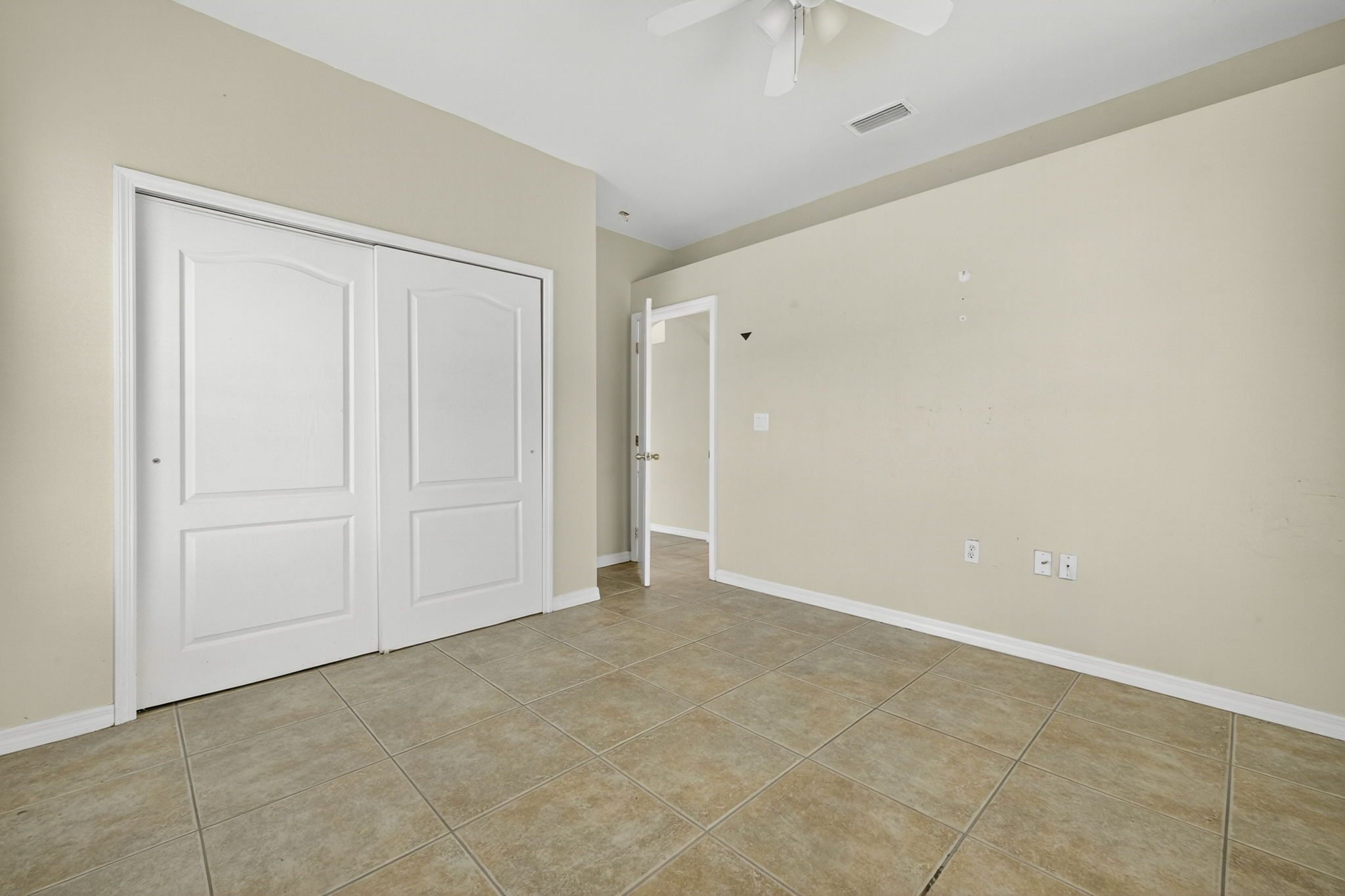 Guest Bedroom 1 - 2 of 2