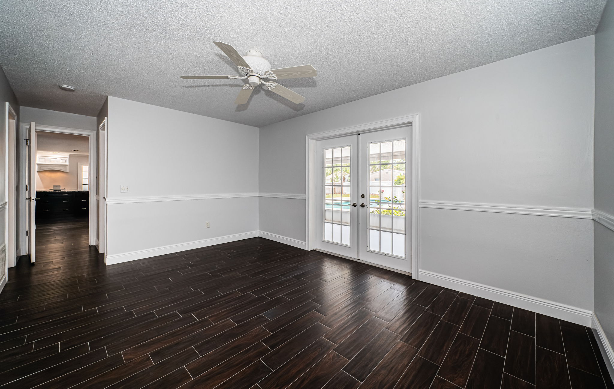 Master Bedroom1b