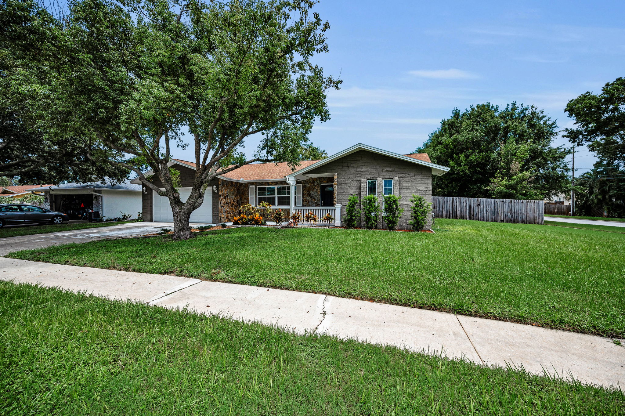 Front Exterior25