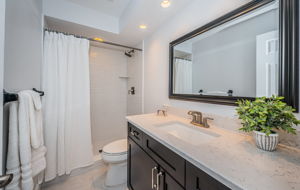Master Bathroom1a
